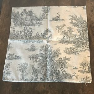 Pillow cover with zipper